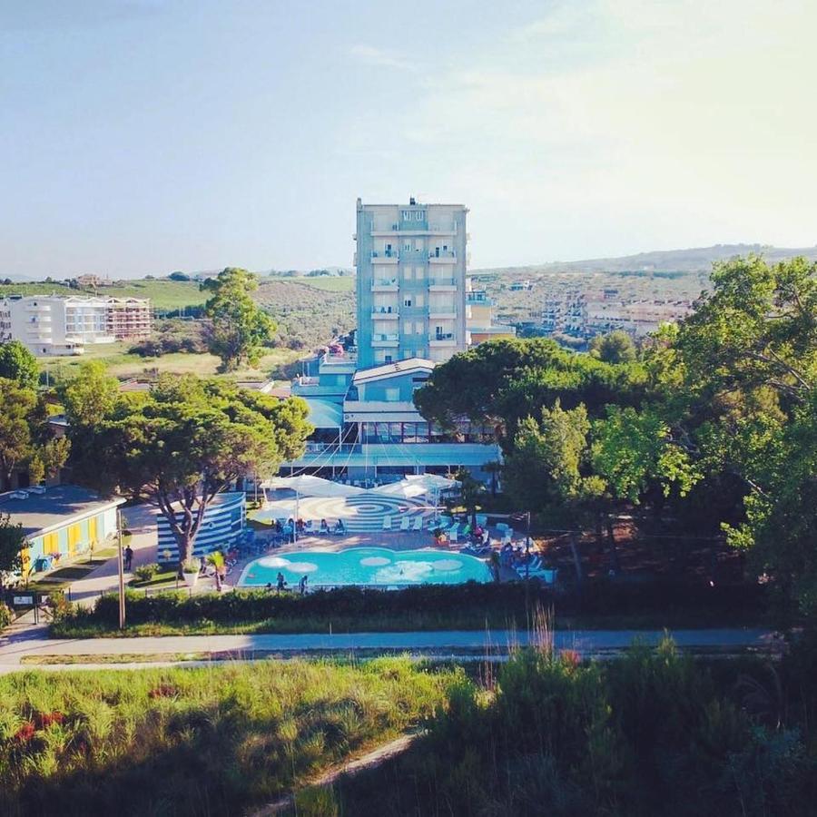 Hotel Perrozzi Vasto Luaran gambar